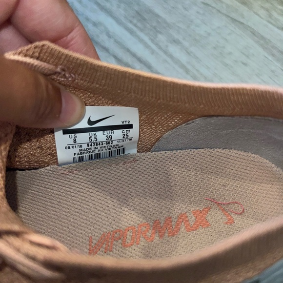 Nike Air VaporMax Flyknit 2 Rose Gold - Picture 3 of 6